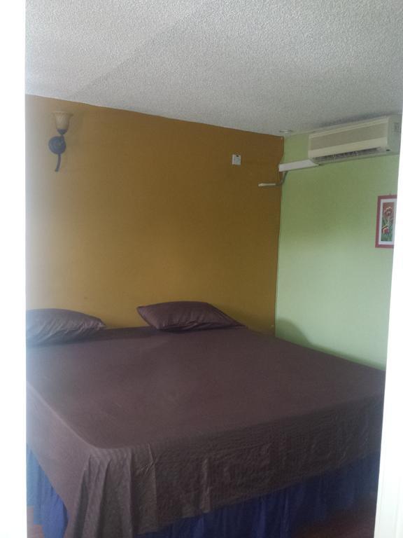 Impeccable Guest Rooms 2 Kingston Chambre photo