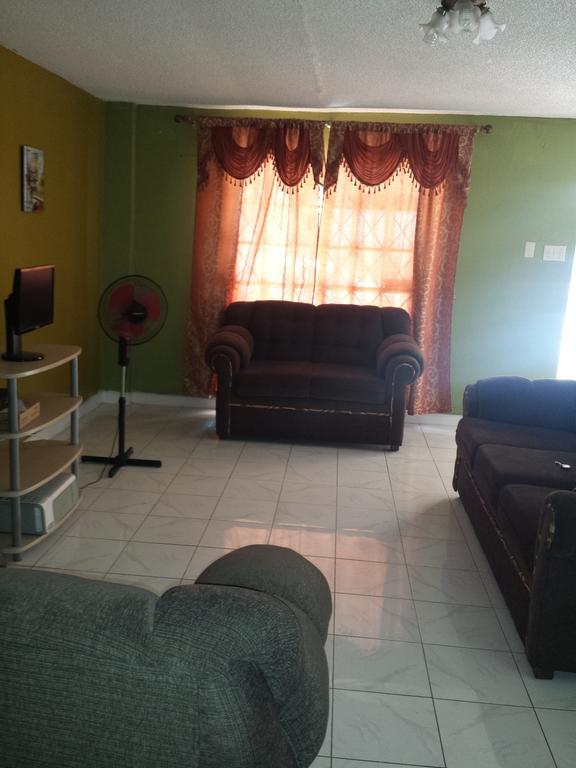 Impeccable Guest Rooms 2 Kingston Chambre photo